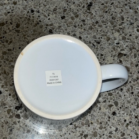 YourSuper ceramic mug. NWOT.
‘FALL IN Love WITH TAKING CARE OF yourself’ - Picture 4 of 5